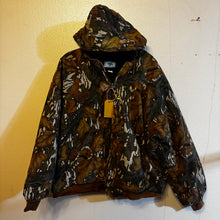 Load image into Gallery viewer, 90’s Mossy Oak Fall Foliage Hooded Insulated Jacket (XXL) 🇺🇸
