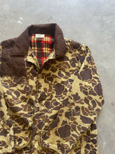 Load image into Gallery viewer, Vintage Flannel Lined Duck Camo Button Up Over Shirt (L)