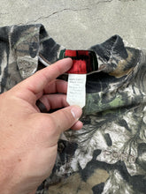 Load image into Gallery viewer, Vintage MossyOak Breakup Camo Henley (M/L)