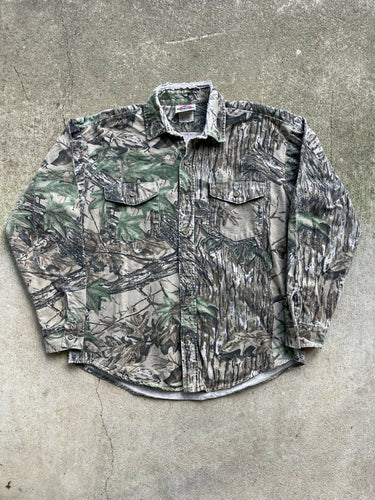 Vintage Avis Sports Realtree Camo Distressed Chamois (L/XL)