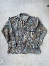 Load image into Gallery viewer, Vintage Realtree Advantage Camo 4-Pocket Shirt (L)