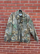 Load image into Gallery viewer, Realtree Advantage Gore-Tex Jacket (L)