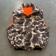 Load image into Gallery viewer, Vintage Duck Camo Reversible Vest (L)