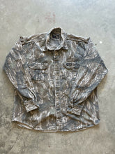 Load image into Gallery viewer, Vintage Mossy Oak Treestand Camo Chamois Shirt (L)