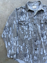 Load image into Gallery viewer, Vintage Deerskin Treebark Camo Distressed Chamois (L/XL)