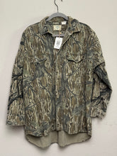 Load image into Gallery viewer, 90’s Mossy Oak Treestand Chamois Shirt (XL) 🇺🇸