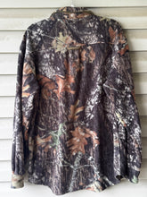 Load image into Gallery viewer, 00’s Bear Creek Outfitters Mossy Oak Break Up Fleece Shirt (M)