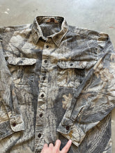 Load image into Gallery viewer, Vintage Mossy Oak Realtree Hardwoods Camo Button Up Shirt (XL)