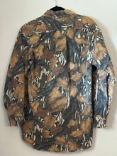 Load image into Gallery viewer, 90’s Mossy Oak Fall Foliage Chamois Shirt (L) 🇺🇸