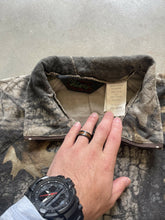Load image into Gallery viewer, Vintage Realtree Hardwoods Camo Zip-Up Jacket (M)