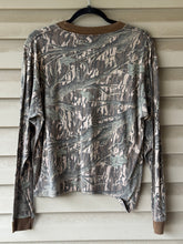 Load image into Gallery viewer, 90’s Mossy Oak Treestand Shirt (S/M) 🇺🇸