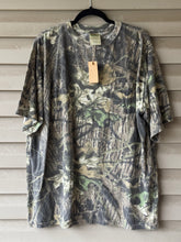 Load image into Gallery viewer, 00’s Mossy Oak Breakup Shirt (XL)