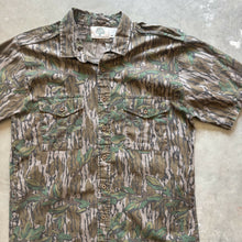 Load image into Gallery viewer, Vintage Mossy Oak Greenleaf Camo Short Sleeve Strap Shirt (L)
