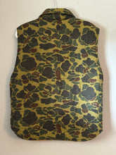 Load image into Gallery viewer, 80’s Sportsman’s Choice Old School Camo Vest (M)