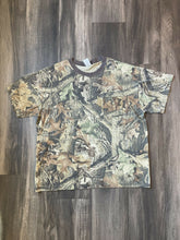 Load image into Gallery viewer, Vintage Realtree Advantage Timber Camo T-Shirt (2XL)