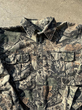 Load image into Gallery viewer, Vintage Cabela’s Seclusion Camo Button Up (L)
