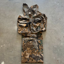 Load image into Gallery viewer, Vintage Realtree Advantage Camo Turkey Vest (L)