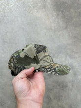 Load image into Gallery viewer, Vintage Benelli Realtree Camo Strapback