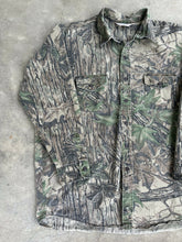 Load image into Gallery viewer, Vintage Redhead Realtree Camo Button Up (XL)