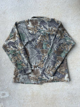 Load image into Gallery viewer, Vintage Realtree Advantage Camo 4-Pocket Shirt (L)