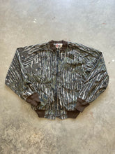 Load image into Gallery viewer, Vintage Realtree Camo Bomber Jacket (L)