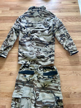 Load image into Gallery viewer, King of the mountain vintage wool blowdown camo hunting pants, lined jacket and hats LOT Beavertail frontier coat omnitherm with 36x30 bunwarmer pants men’s extra large desert woodland camo made in USA Jackson hole Wyoming