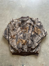 Load image into Gallery viewer, Vintage Realtree Hardwoods Camo Insulated Bomber Jacket (L)