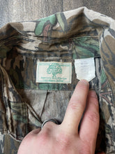 Load image into Gallery viewer, 1990’s Mossy Oak Greenleaf Camo Strap Shirt (XL)