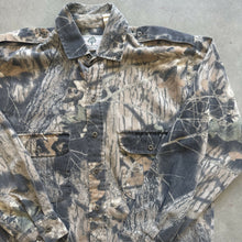 Load image into Gallery viewer, Vintage Mossy Oak Breakup Camo Strap Shirt (M)