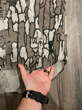 Load image into Gallery viewer, Vintage Trebark Camo Chamois Shirt (L)