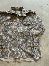 Load image into Gallery viewer, Vintage Mossy Oak Treestand Camo Distressed Chamois Shirt (2XL)