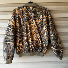 Load image into Gallery viewer, 00’s Columbia Mossy Oak Shadowgrass Reversible Bomber Jacket (S)