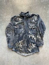 Load image into Gallery viewer, Vintage MossyOak Breakup Camo Chamois (M)