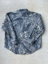 Load image into Gallery viewer, Vintage Mossy Oak Breakup Camo Chamois Shirt (XL)