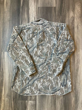 Load image into Gallery viewer, 1990’s Mossy Oak Treestand Camo Chamois Shirt (L)