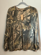 Load image into Gallery viewer, 00’s Realtree Hardwoods Pocket Shirt (L)