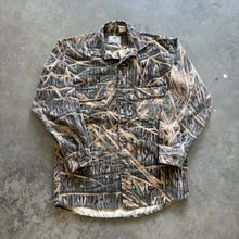 Load image into Gallery viewer, Vintage Mossy Oak Shadow Grass Chamois Shirt (M)