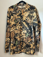 Load image into Gallery viewer, 00’s Jerzees Mossy Oak Forrest Floor Shirt (L)