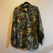 Load image into Gallery viewer, 00’s Mossy Oak Obsession Lightweight Shirt (XL)