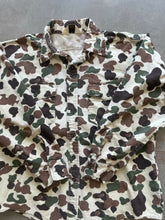 Load image into Gallery viewer, Vintage Duxbak Duck Camo Chamois Shirt (M)