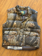 Load image into Gallery viewer, 00’s Cabela’s Realtree Hardwoods 20-200 Northern Goose Down Vest (L)