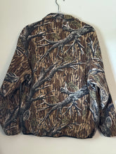 Load image into Gallery viewer, 00’s Mistaya Mossy Oak Treestand Fleece Jacket (L)