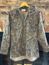 Load image into Gallery viewer, 90’s Mossy Oak Treestand Denim Shirt (M) 🇺🇸