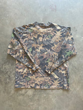 Load image into Gallery viewer, Vintage Mossy Oak Forest Floor Camo Henley Shirt (L)