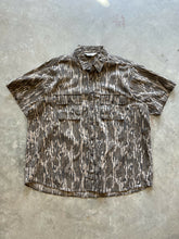 Load image into Gallery viewer, Vintage Duxbak Mossy Oak Bottomland Camo Short Sleeve Button Up Shirt (2XL)