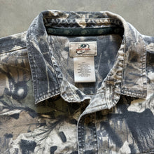 Load image into Gallery viewer, Mossy Oak Breakup Camo Chamois Shirt (Xl)