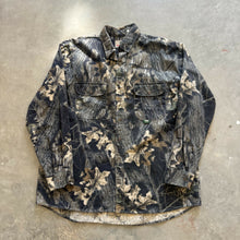 Load image into Gallery viewer, Vintage Mossy Oak Breakup Camo Chamois Shirt (XL)