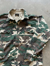 Load image into Gallery viewer, Vintage Distressed Duck Camo Chamois Shirt (L)