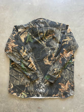 Load image into Gallery viewer, 2000’s Mossy Oak Breakup Camo Button Up Shirt (XL)