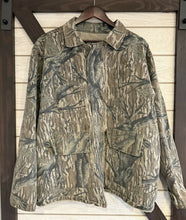 Load image into Gallery viewer, Mossy Oak Treestand 3 Pocket Jacket(XL)
